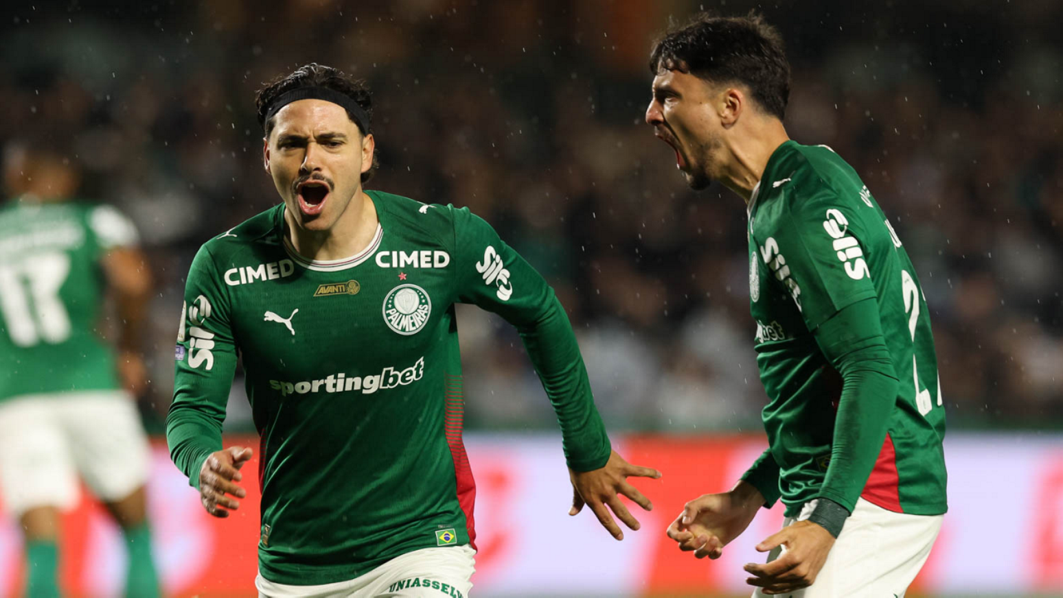 PALMEIRAS DISPARA NA LIDERANÇA! Verdão vence o Coritiba e amplia vantagem no Brasileirão
