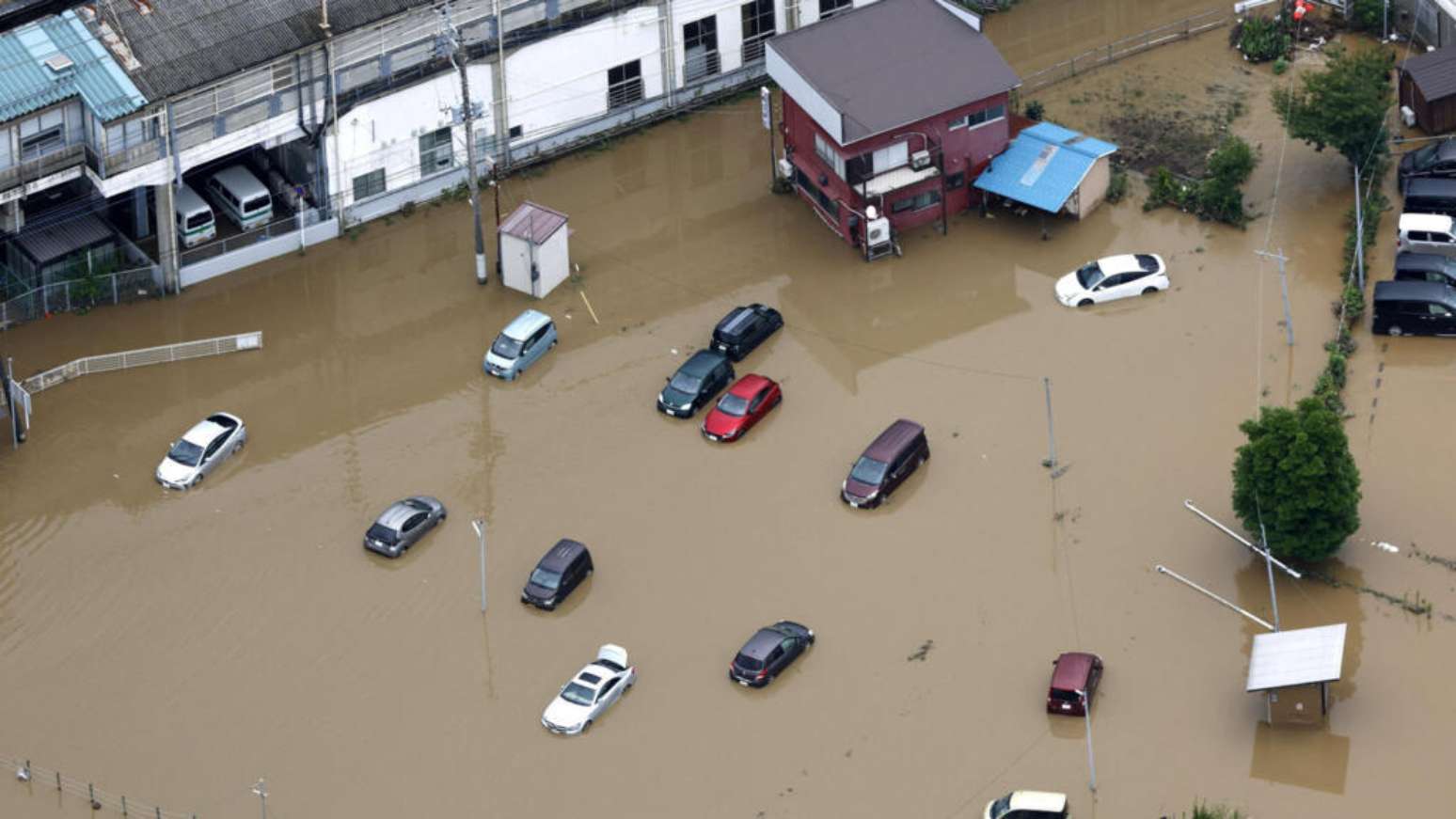 Chuvas recordes no Japão deixam mortos e evidenciam crise climática no Pacífico