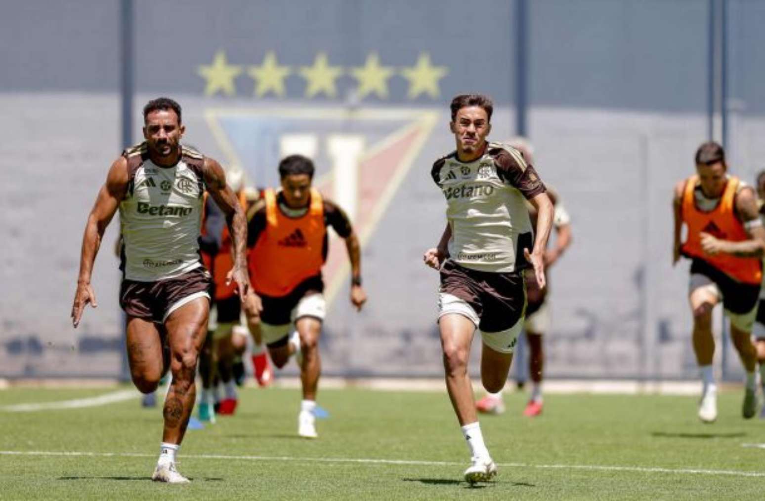 Flamengo treina em Quito e inicia adaptação à altitude