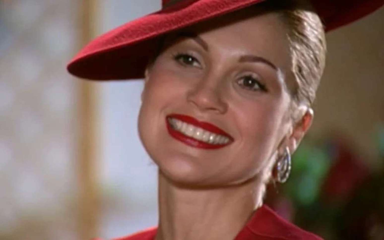 Atriz Flávia Alessandra interpreta a personagem Fábia na novela Quem Ama Cuida