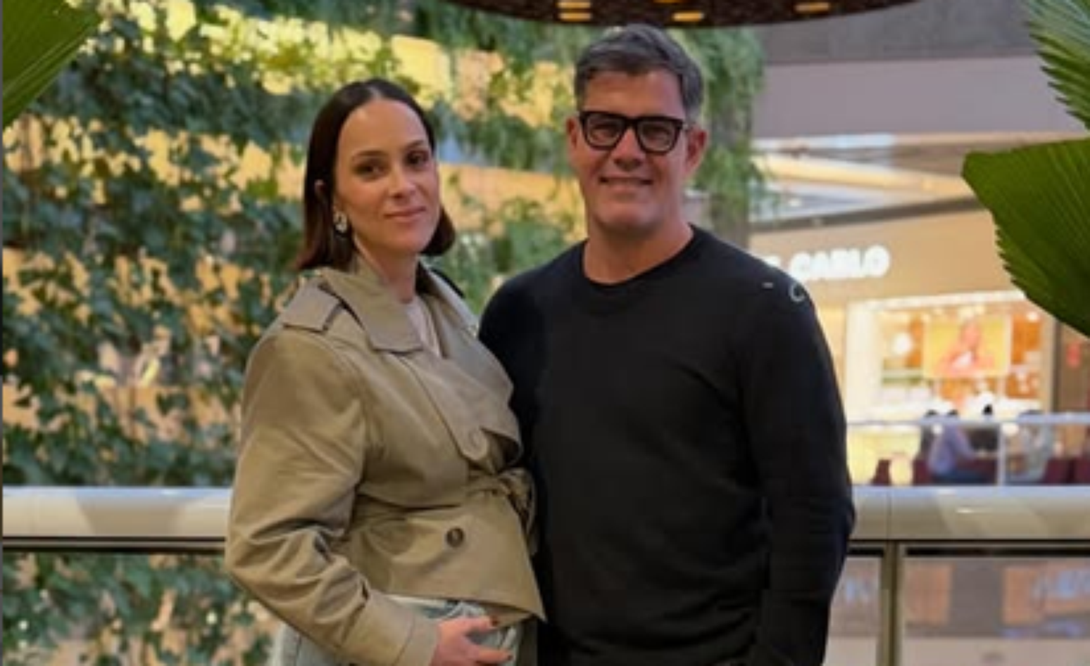 Juliano Cazarré e Letícia Cazarré, que esperam o sétimo filho
