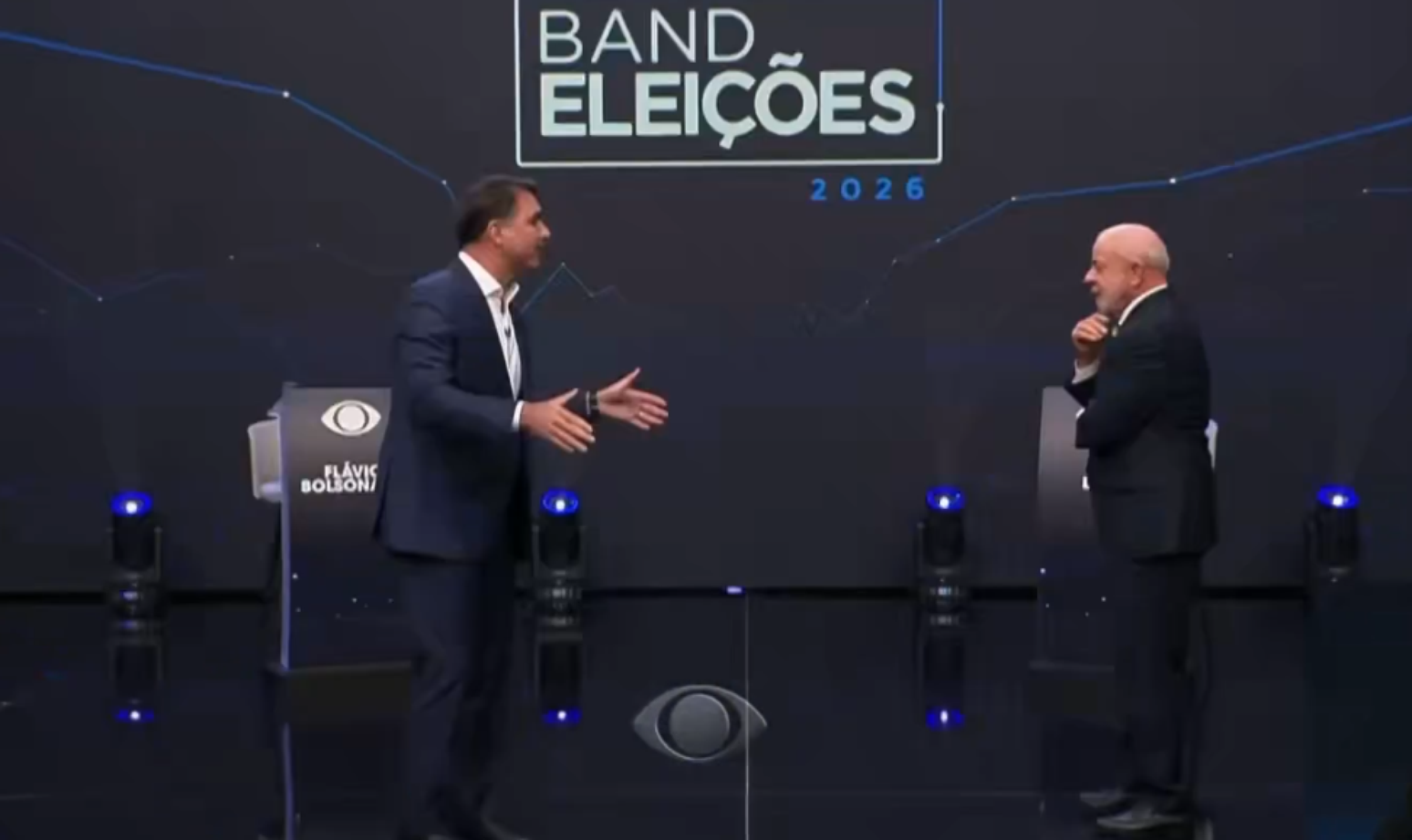Flávio cumprimenta Moro e Deltan durante debate e manda recado para ...