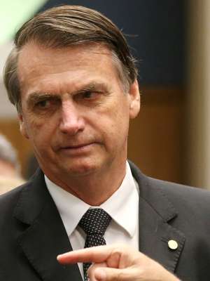 País lucra US$ 54 bi em trocas com nações-alvo de Bolsonaro