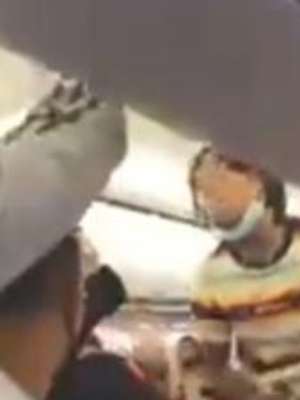 Mulher é imobilizada com choque por não usar máscara em voo