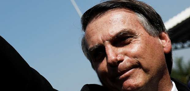 Bolsonaro nega pacto com Haddad e chama rival de "canalha"