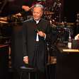 Julio Iglesias coloca à venda mansão de pedra por R$ 23 milhões