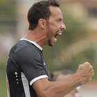 Nenê desmente rumores e diz que fica no Vasco em 2017