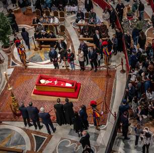 Vaticano detalha rituais do fechamento do caixão e do enterro do papa Francisco