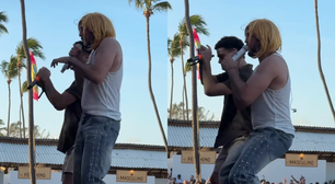 Após polêmica com Zé Felipe e Vini Jr, Nattan canta música de Virginia e usa peruca