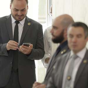 Bolsonaro deve manter assessores do 'gabinete do ódio'