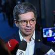 Randolfe acusa Tarcísio de atuar para "sabotar o Brasil", após derrota de MP