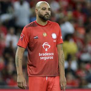 O triste fim do craque Adriano