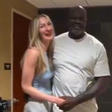 Shaquille O'Neal se reúne com modelo mais alta do mundo