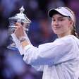 Rybakina vence Sabalenka em final de líderes do ranking e é campeã do US Open