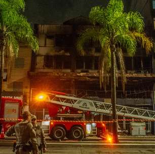 Incêndio de grandes proporções em pousada deixa dez mortos em Porto Alegre