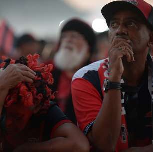 Funk, emoção e cabeça erguida: como a torcida do Fla viveu queda no Mundial