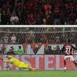 Veja quem perdeu os pênaltis que levaram a eliminação do Flamengo na Libertadores
