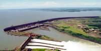 Usina hidrel&eacute;trica de Itaipu Binacional 
20/02/2001
REUTERS/Stringer  Foto: Reuters
