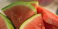 Melancia: doce e saborosa, a melancia contém alto teor de água e ajuda na hidratação. Para a saúde, é uma fruta rica em licopeno, um antioxidante que ajuda a proteger contra o câncer e problemas cardíacos  Foto: Getty Images