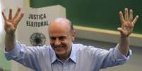<p>José Serra durante as votação das eleições municipais de 2012</p>  Foto: Paulo Whitaker / Reuters