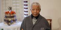 <p>O ex-presidente sul-africano e herói da luta contra o Apartheid, Nelson Mandela, voltou ao ao hospital com infecção pulmonar</p>  Foto: Reuters