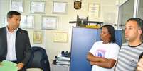 Delegado Neuberto Costa recebeu amigos e parentes do menino Maicon para conversar sobre o caso do desaparecimento da crian&ccedil;a  Foto: Anderson Oliveira / vc rep&oacute;rter