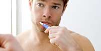 Uma boa higiene oral pode prevenir a gengivite. Mas não basta apenas escovar os dentes, as visitas ao dentista são indispensáveis  Foto: Shutterstock
