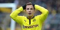 Mario Götze, do Borussia Dortmund, se desespera em derrota para o Hamburgo  Foto: AFP