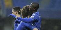 <p>Ramires comemora com David Luiz na vitória do Chelsea neste sábado</p>  Foto: AP