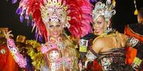 <p>Irmãs Minerato, defendem a Gaviões da Fiel no Carnaval 2013 </p>  Foto: Marcos Bezerra / Futura Press