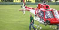 Presidente Paulo Nobre chegou ao treino do Palmeiras de helicóptero  Foto: Reginaldo Castro / Agência Lance