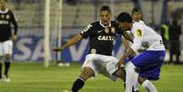 <p>Atual campeão, time paulista saiu na frente, mas cedeu empate no segundo tempo</p>  Foto: AFP