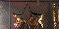 <p>Segundo Fabiano Curi, torcida do San José também costuma usar fogos de artifício e sinalizadores na arquibancada</p>  Foto: Reuters