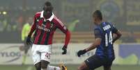 <p>Destaque do Milan, Balotelli foi insultado durante reencontro com a Inter de Milão</p>  Foto: AP