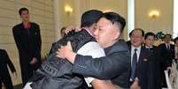 <p>Denis Rodman se referiu ao l&iacute;der norte-coreano como "um amigo"</p>  Foto: KCNA / Reuters