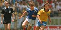 <p>Na Copa de 86, Zico foi apontado por muitos como vilão após eliminação diante da França, nas quartas de final</p>  Foto: AFP