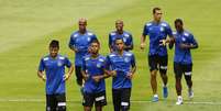 <p>Durante o jogo treino contra o Audax-SP, titulares só fizeram um trabalho físico e assistiram a parte da atividade</p>  Foto: Ricardo Saibun/Santos FC / Divulgação