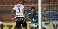 <p>Kleber, mais uma vez, não conseguiu marcar pelo Palmeiras</p>  Foto: Bruno Santos / Terra