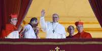<p>O cardeal argentino foi conduzido ao posto máximo da Igreja Católica durante conclave</p>  Foto: AFP
