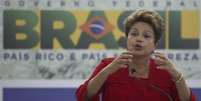 Presidente Dilma Rousseff vai ao lançamento do programa “Mulher: Viver Sem Violência” no Palácio do Planalto, em Brasília. Dilma afirmou que não acredita ser possível dirigir um país sem dar valor a coalizões e que governar é "escolher entre várias alternativas". 13/03/2013  Foto: Ueslei Marcelino / Reuters