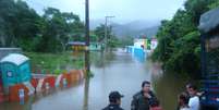 17 de mar&ccedil;o - Equipes da Defesa Civil s&atilde;o mobilizadas para resgate a v&iacute;timas da chuva em S&atilde;o Sebasti&atilde;o  Foto: Prefeitura de S&atilde;o Sebasti&atilde;o / Divulga&ccedil;&atilde;o