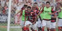 Campinense foi campeão da Copa do Nordeste  Foto: Futura Press