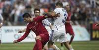 <p>Cristiano Ronaldo levou perigo, mas não deixou seu gol</p>  Foto: EFE