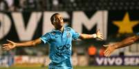 <p>Giva fez o gol polêmico do Santos</p>  Foto: Guilherme Dionízio / Gazeta Press