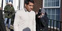 Atacante argentino Carlos Tevez chega ao tribunal na manhã desta quarta-feira  Foto: Reuters