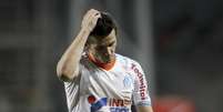 <p>Meia pegou dois jogos de suspensão, mas escapou de cumprí-los</p>  Foto: Philippe Laurenson / Reuters