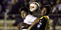 <p>Alo&iacute;sio teve chances de matar jogo, mas falhou como artilheiro</p>  Foto: Reuters