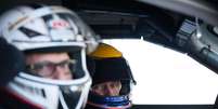 <p>Roberto Moreno &nbsp;deu dez voltas com carro da&nbsp;Porsche Cup</p>  Foto: Telmo Gil / Divulga&ccedil;&atilde;o