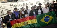 <p>Bolivianos que moram no Brasil se uniram a corintianos por apoio à libertação de presos em Oruro</p>  Foto: Ricardo Matsukawa / Terra