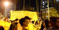 O protesto iniciou por volta das 18h, quando os manifestantes se concentraram em frente ao Auditório Araújo Viana, no Parque da Redenção  Foto: Desirée Ferreira / Agência Freelancer